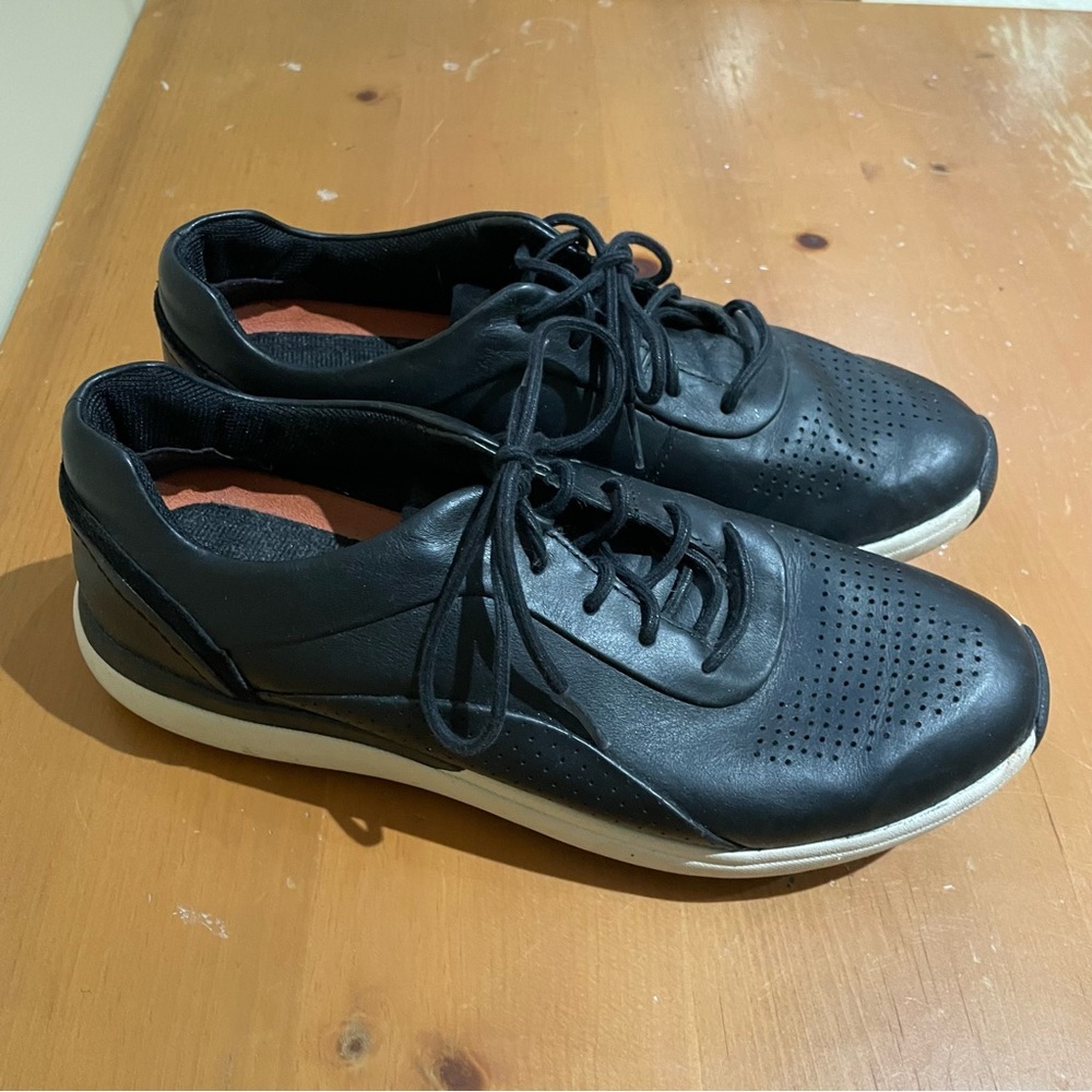 ⭐️Clarks Black Leather Men's Sneakers